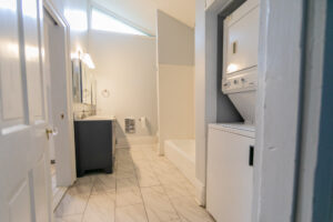 09 Bathroom 1